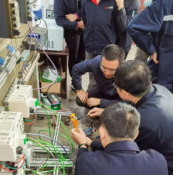 1614229753738056efVw.jpg fer.jpg